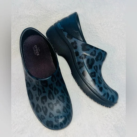 CROCS Comfort Clogs sz 8 - Picture 1 of 8